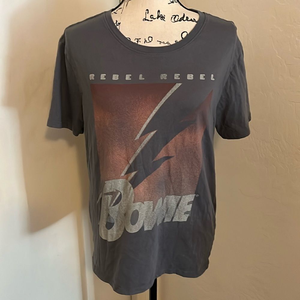 Bowie David Bowie Rebel Gray Lightning Bolt Graphic Distressed Shirt Musician